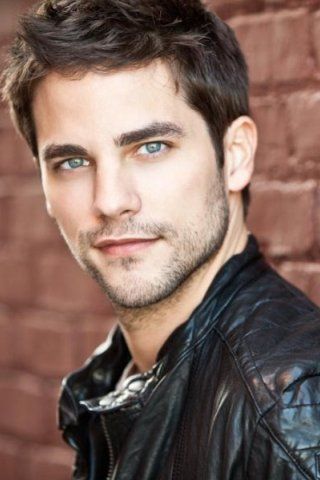 Brant Daugherty Height, Weight, Shoe Size