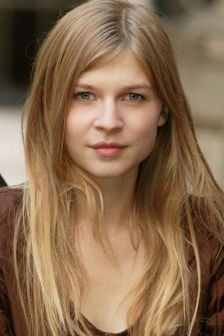 Clemence Poesy Height, Weight, Shoe Size