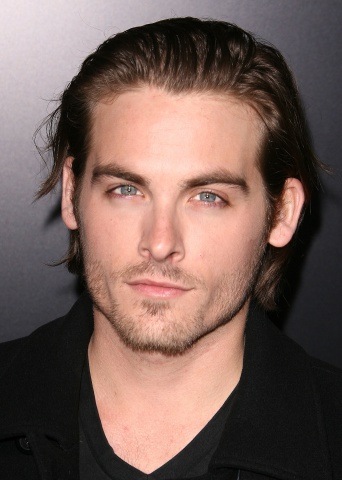 Kevin Zegers Height, Weight, Shoe Size