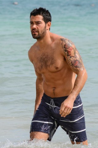 Jesse Metcalfe Height, Weight, Shoe Size