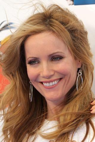 leslie-mann-bra-waist-hips-shoe-size