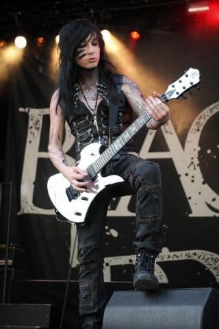 Jake Pitts Height, Weight, Shoe Size
