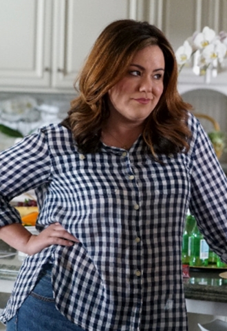 How Much Does Katy Mixon Weigh