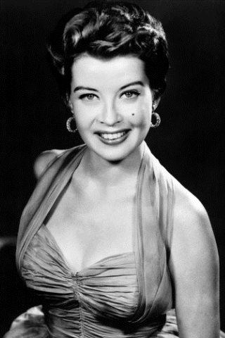 Gloria DeHaven Height, Weight, Shoe Size